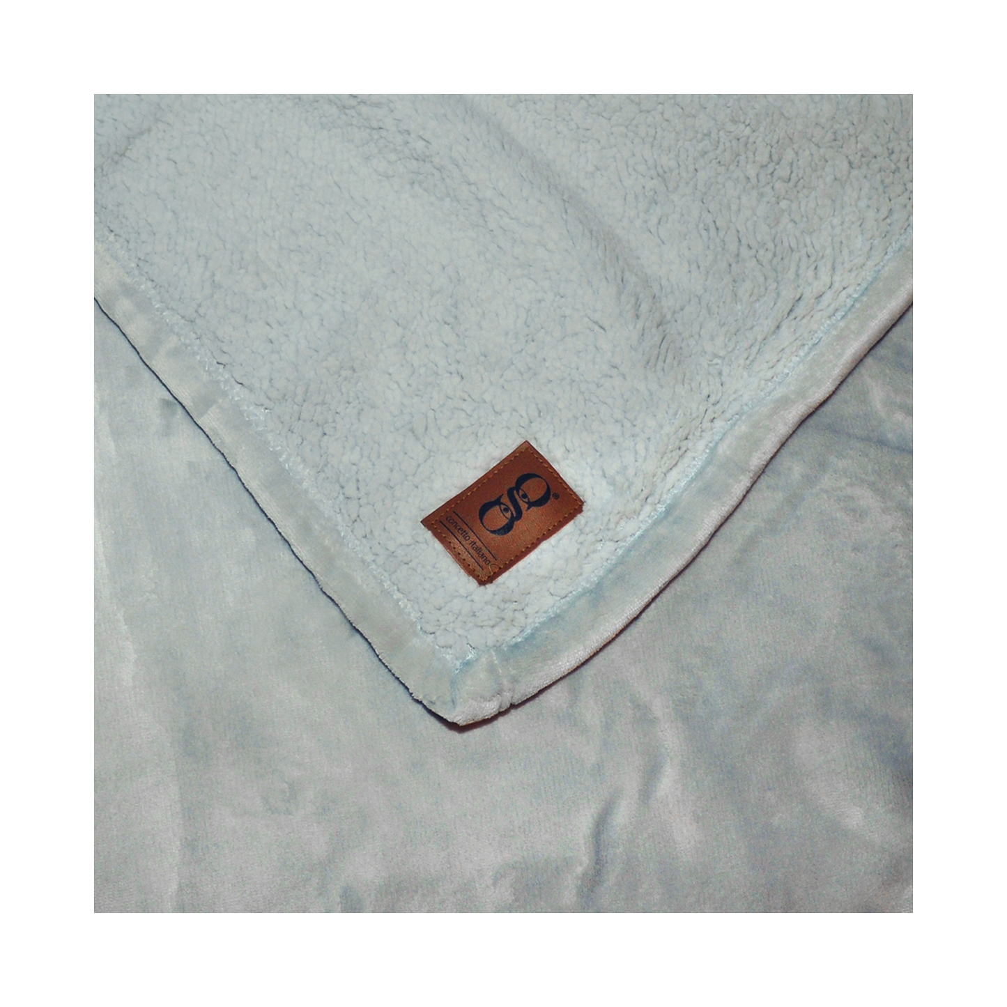 Plaid Hiver en Polaire Anallergique - 130x160cm | Effet Velours, Doux au Toucher, Lavable en Machine.